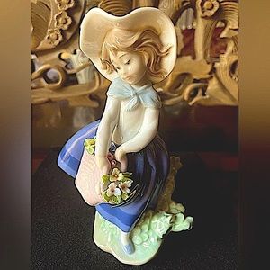 “LLADRO” PORCELAIN FIGURINE #5222 “DAISA” 1983 VINTAGE EUC